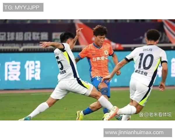 山东泰山队出发武汉备战中超收官战全力争胜迎接武汉三镇挑战 山东泰山队出发武汉备战中超收官战全力争胜迎接武汉三镇挑战