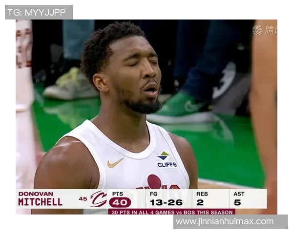 米切尔首节独得13分表现抢眼但失误和犯规略显频繁 米切尔首节独得13分表现抢眼但失误和犯规略显频繁