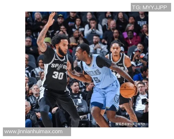 福克斯盛赞巴恩斯进攻表现认为其对球队至关重要