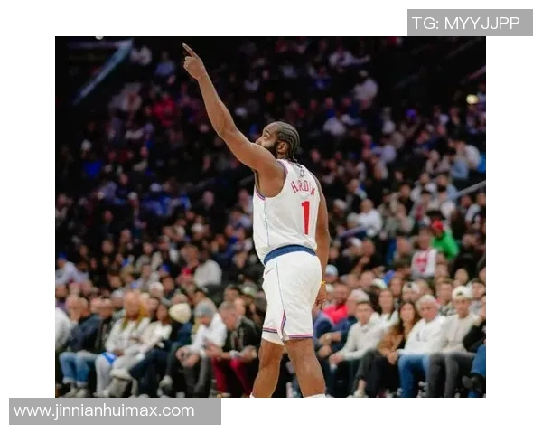 马克西全场表现惊艳30分钟内17投10中砍下27分4篮板7助攻 马克西全场表现惊艳30分钟内17投10中砍下27分4篮板7助攻