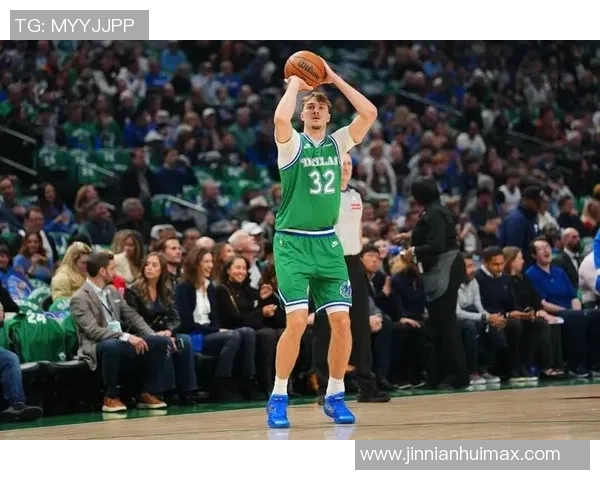 弗拉格狂砍42分提升场均09分距克尼佩尔仅差06分