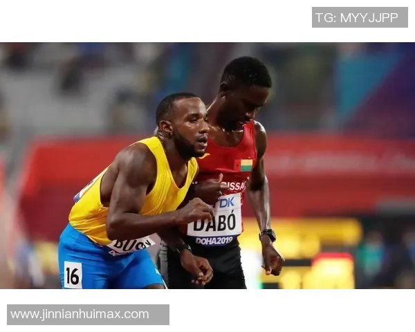 17岁塞内加尔中场达博试训曼联表现出色引发关注