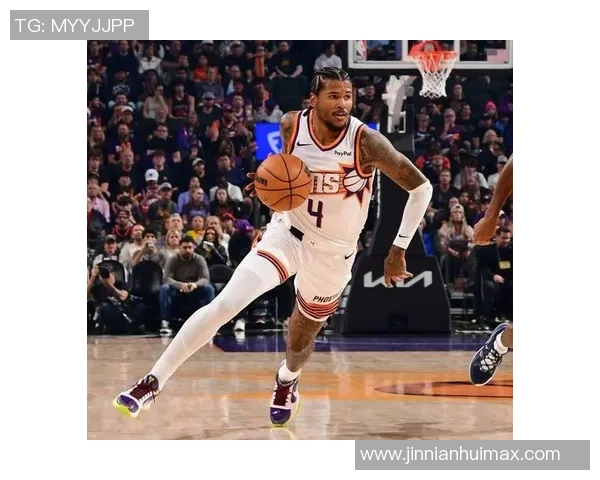 布克半场表现分析：进攻欲望强烈却命中率低贡献15分4板3助正负值高达22